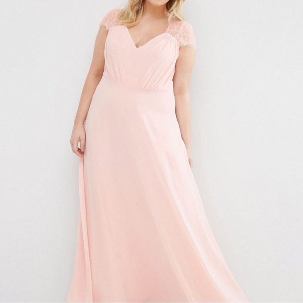 Worn once eyelash lace plus size ASOS curve maxi